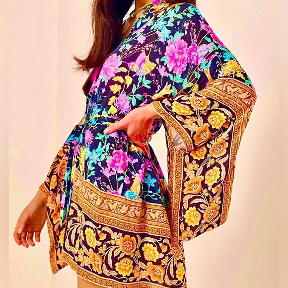 Spell Tops - 🌺🎉HP🎉🌺 NWT Spell & The Gypsy Butterfly Short Robe